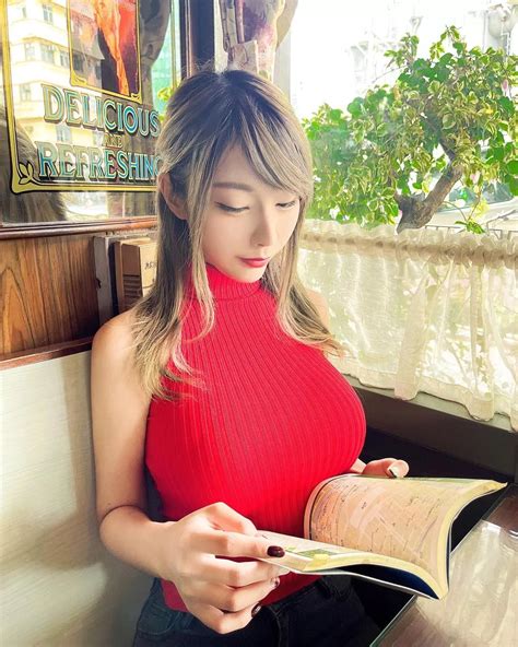 Blonde And Busty Nudes By Majestic Painter