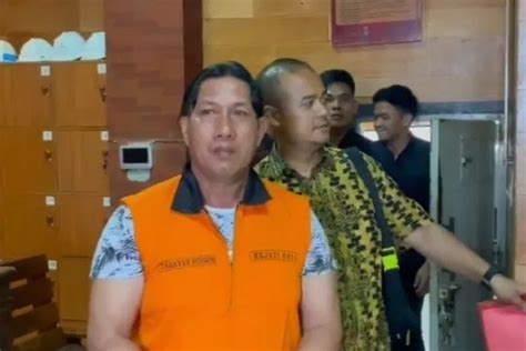 Buntut Kasus Ketut Riana Bendesa Adat Berawa Di Bali Peras Pengusaha