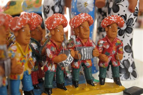 Trio P De Serra De Barro Na Feira De Artesanato De Caruaru