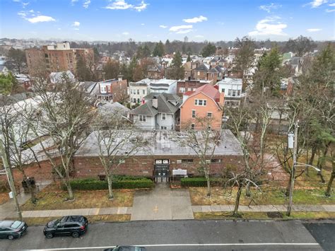 Residents are praising Van Cortlandt Park 242nd Street today 3