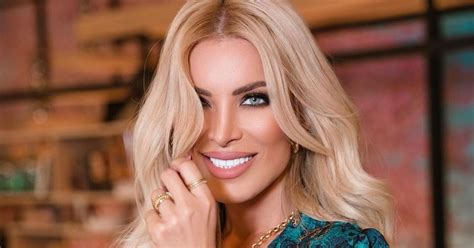 Η nude απόχρωση κραγιόν της Κατερίνας Καινούργιου