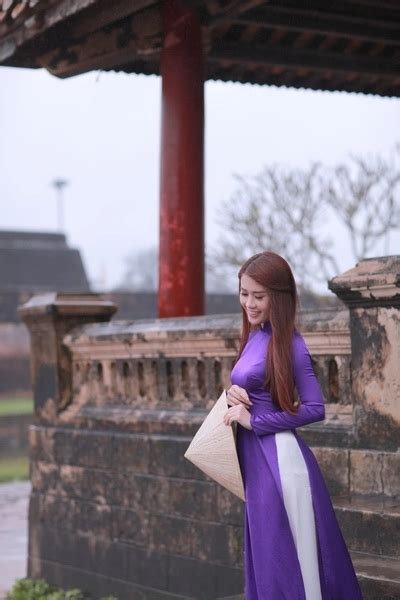 Chùm ảnh đẹp Hot girl Ngọc Thảo khoe sắc trong tà áo dài HOCHOIMOINGAY