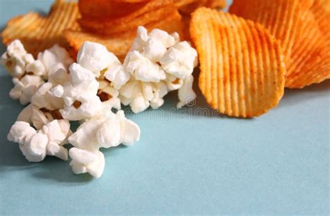 Chips Und Popcorn Stockfoto Bild Von Rest Essen Ungesund 85061742