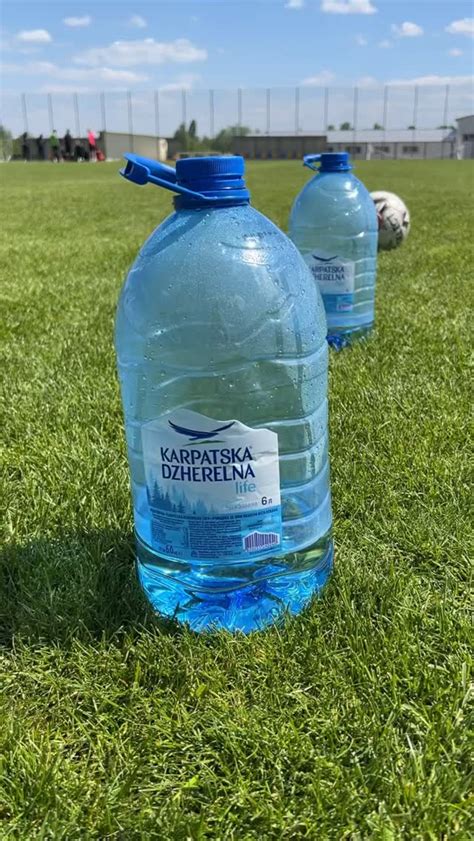 🎦 Битва за «джерело»: Фого проти Парагвая 💧 Вода «Карпатська джерельна ...