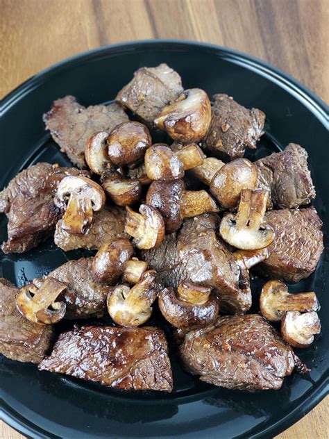 Balsamic Steak Tips With Mushrooms Recipe