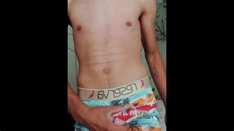 少年は寝室でマスターベーションします Pornhub Gay