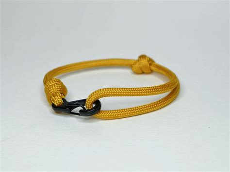 Adjustable Carabiner Paracord Bracelet Pick Your Colour Climbing