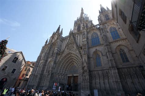 tourist landmarks  barcelona worth  visit