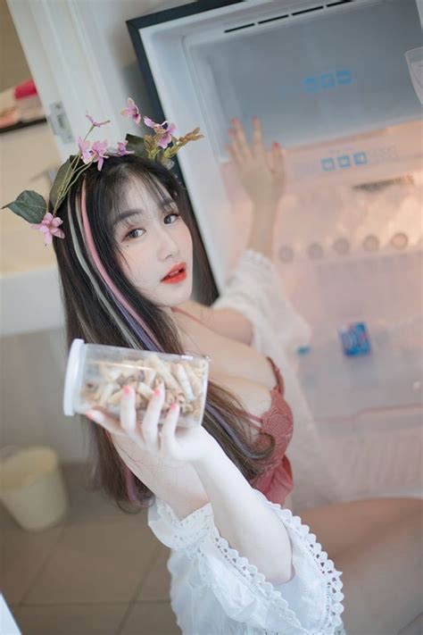 Gái xinh bikini khoe vòng đẹp