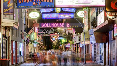 Eine Stunde Liebe Zwei Freier Kaufen Sex Dlf Nova