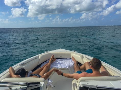 Summer Boat Charter Deals in Cayman Islands | Private Boat Tours
