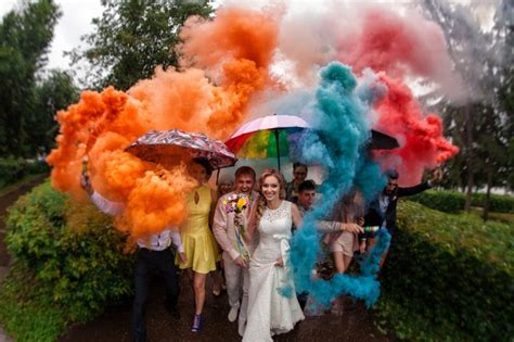 Цветной дым для свадебной фотосессии: идеи, фото, видео