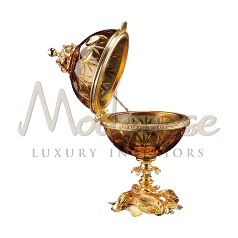Imperial Crystal Box: Elegance in Luxury Design