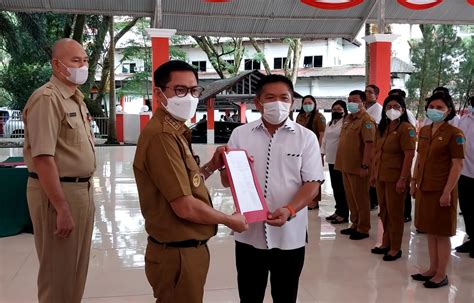 Bupati Joune Ganda Lantik Denny Lolong Sebagai Ketua Lppd Periode