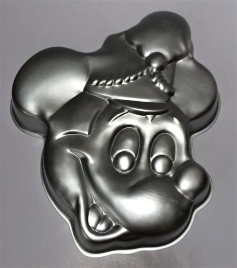 Vintage 1976 Disney Wilton Aluminum Cake Pan Mickey Mouse Marching Band