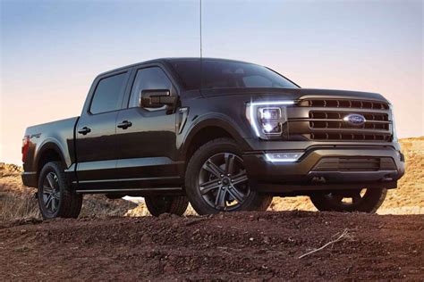 Сборку новых пикапов Ford F-150 заканчивают на улице: но в компании не ...