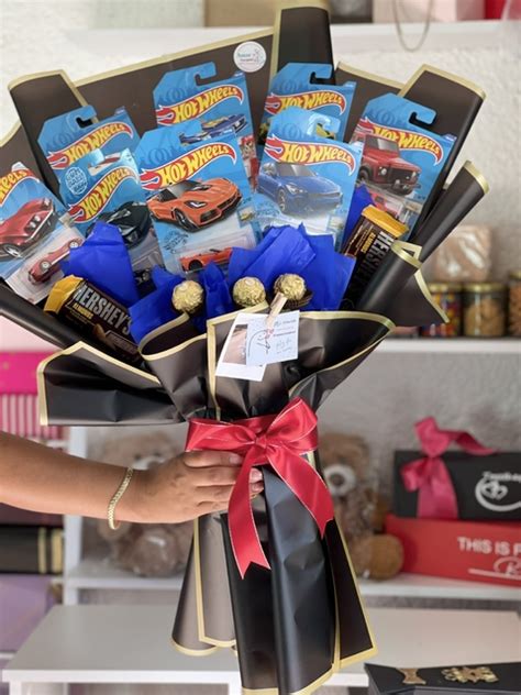 Ramo Hot Wheels Carritos Y Dulces Sorpresa