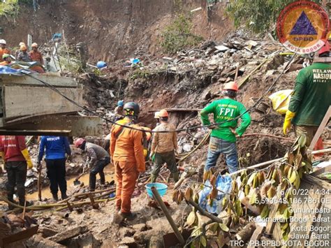 Tim Sar Gabungan Berhasil Evakuasi Seluruh Korban Longsor Gang Barjo