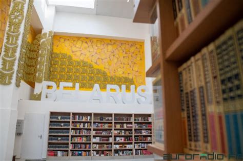 В Минске открылся двухэтажный книжный магазин с кафе - Новости Беларуси ...