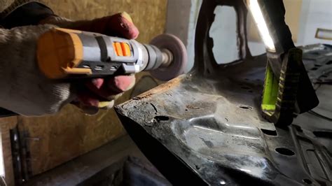 Как отремонтировать сквозную коррозию машины без сварки и краскопульта ...