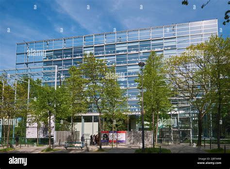 France Paris Cartier Foundation For Contemporary Art Stock Photo Alamy