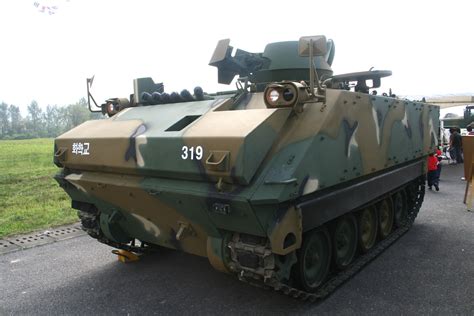 K221 발연장갑차