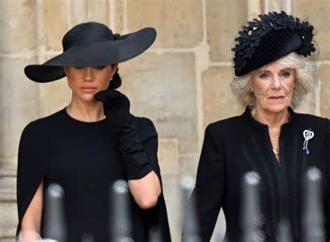 What To Wear To Funeral? 21 Outfits For Women – My Trendy Coop