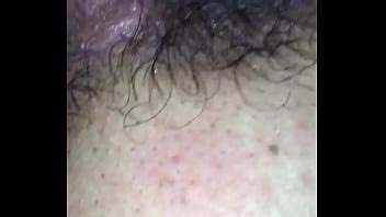 Comiendo el coñito peludo y estrecho de la novia putita XVIDEOS