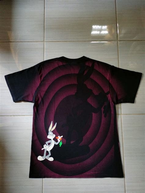 Tshirt looney tunes bugs bunny vintage on Carousell