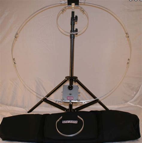 Alpha loop qrp magnetic loop antenna with tripod