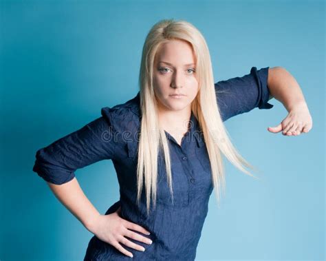 Belle Fille Blonde Avec Le Long Cheveu Photo Stock Image Du Magnifique Blonde 14801366