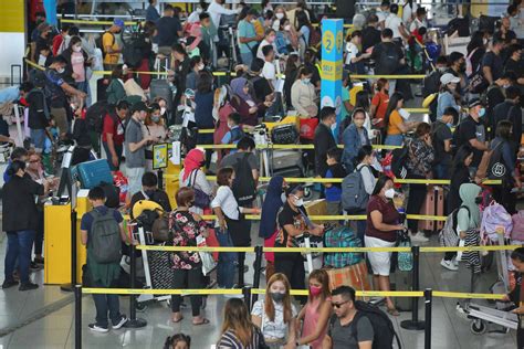 BI Expects 110,000 Daily Travelers For Holidays | OneNews.PH