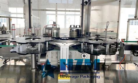 Automatic Linear Type Hot Glue Labeling Machine Hzm Machinery
