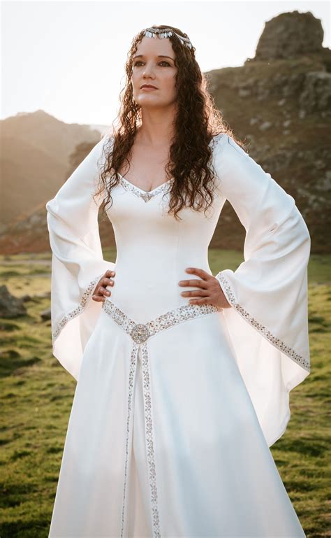 The wedding dress of the month – Artofit