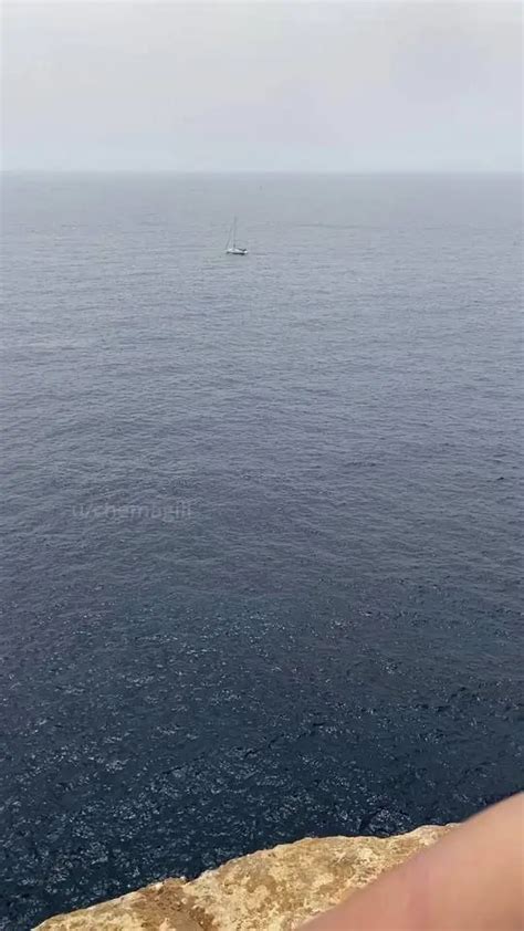 Suck My Tits Before Going To The Beach Scrolller