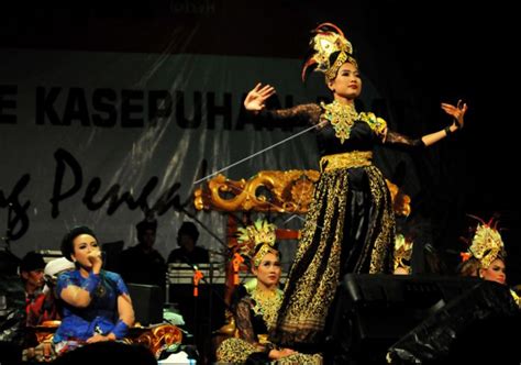 Makna Tari Jaipong Dan Citra Perempuan Sunda Hebat Masa Kini