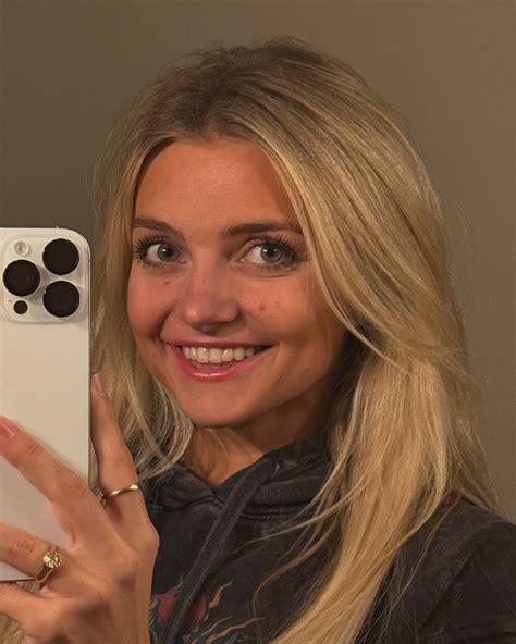 trippie bri | thank you guys for 600k!!💜 what’s on your christmas wishlist this year?🎄 | Instagram