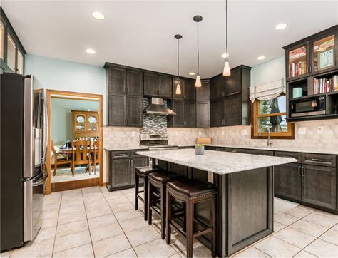 The Benefits of Kitchen Cabinet Refacing vs. Replacing - Kitchen Solvers