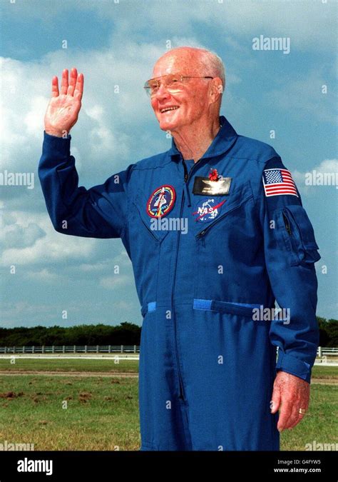 07/11/1998 - Senator John Glenn, the worlds oldest astronaut, lands ...