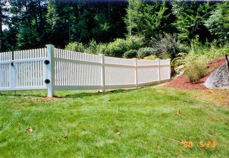 Vinyl Fences – Fence Company Connecticut