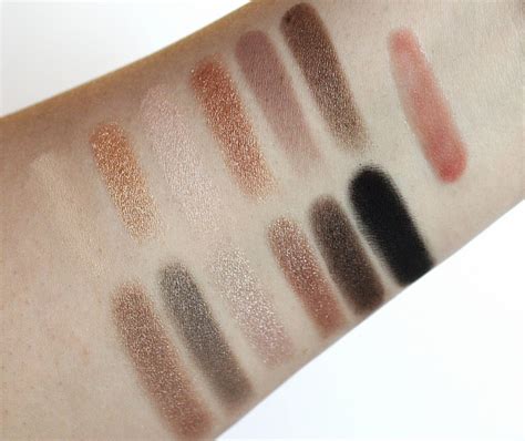 Review Urban Decay Naked Eyeshadow Palette Makeup Moment