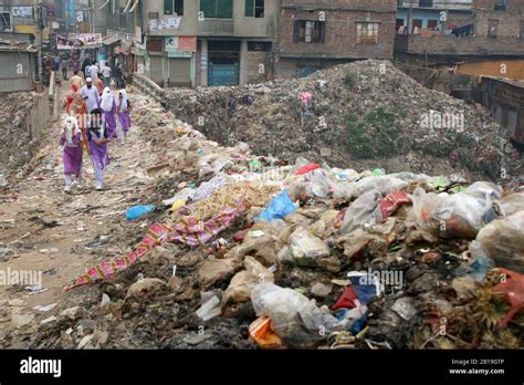 Dhaka Bangladesh 25th Feb 2020 View Of Dumped Garbage On The