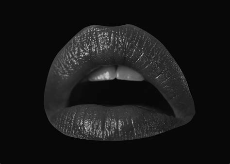bocca aperta donna close  labbra femminili rosse sexy sensuale bocca