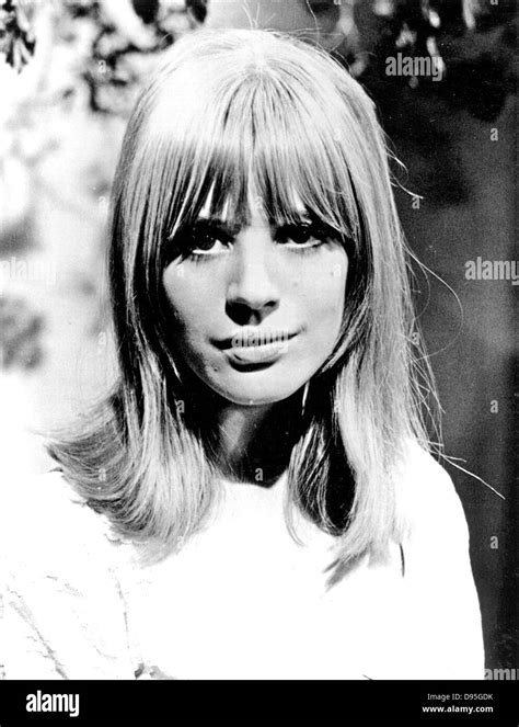 Marianne faithfull 1960s hi-res stock photography and images - Alamy