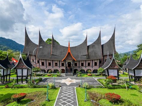 Ada Kisah Leluhur Masyarakat Minangkabau di Rumah Gadang