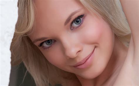 Women Feeona A Blonde Model Hd Wallpapers Desktop And Mobile Images Photos