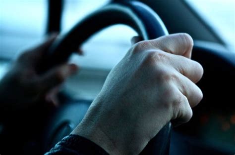 В Тверской области звенигородец прокатил инспектора ДПС на капоте ...