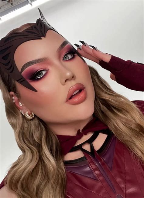 Nikkie De Jager Nikkietutorials Age Bio Height Figure Net Worth