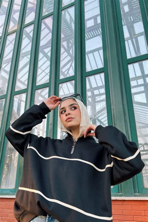 Zip Up Collar Up Sweater In Black - Dress Code