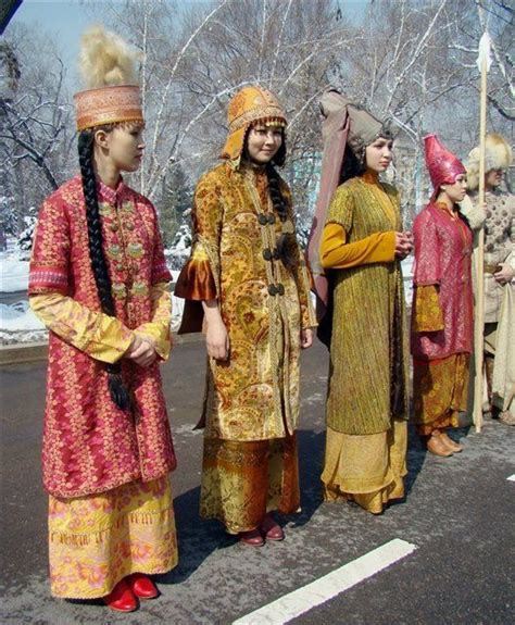 казахская традиционная одежда | Fashion, Outfits, Saree